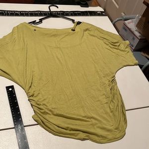 Newport News  XL chartreuse green tee grommet shirred detail, shirt tail hem